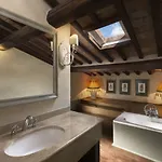 L'olmo Monticchiello